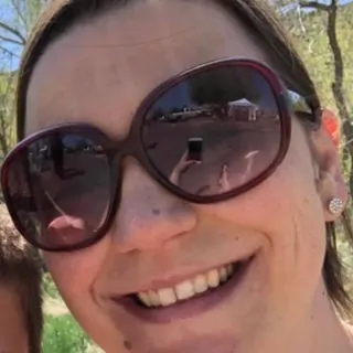 Wendy Robnett, the reviewer
